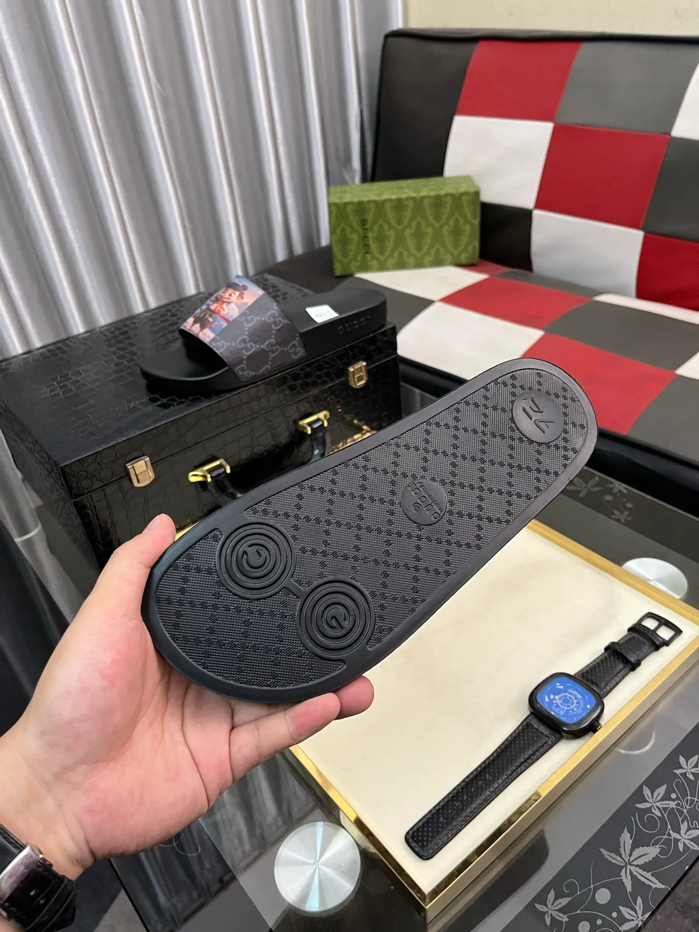 Men's Men's Shoes💰220⌚️⌚️ＧＵＣＣＩ.Gucci.Official website 1:1 popular slippers on sale! Original original material 🩴 SIZE: 38-46 (45.46 non-refundable)